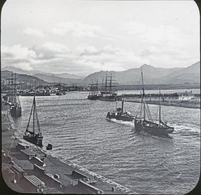 Valentine - Steam Tug hauling ship into Porthmadog Harbour